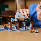 LEGO® Minecraft® The Wolf Stronghold