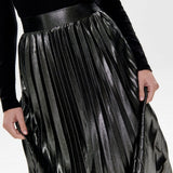 ONLY Onlhailey Pleated Skirt in Black Metallic