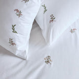 Historic Royal Palaces - Victoria Sprigs Embroidery Double Duvet Set In White