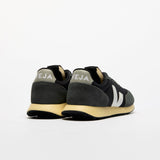 VEJA Rio Branco II Alveomesh In Black/White Trainers
