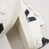 VEJA Recife Logo Chromefree Leather In Extra White/Black