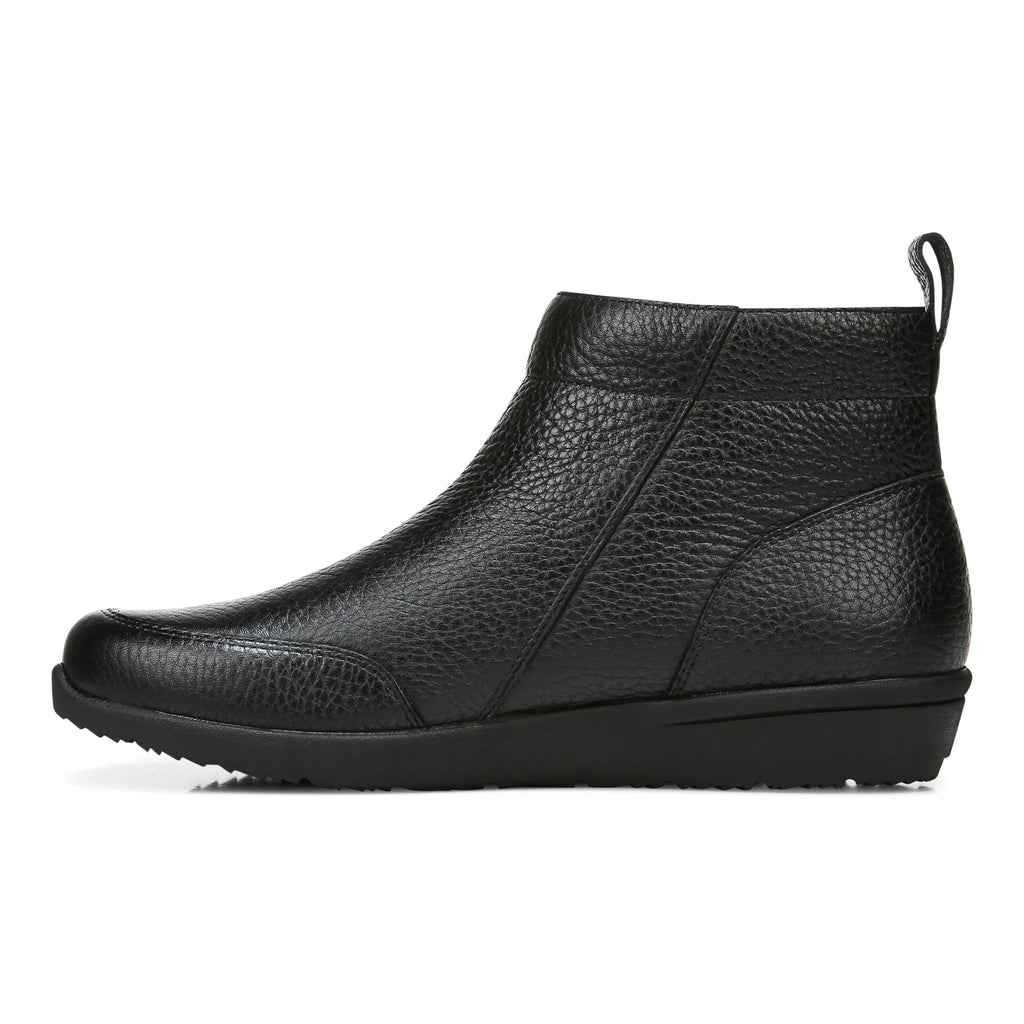 Vionic chukka best sale boots