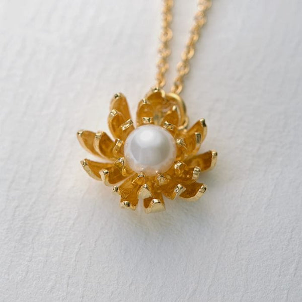 Alex Monroe Chrysanthemum Flower Pearl Necklace in Gold