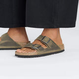 Arizona  Oiled Leather In Faded Khaki