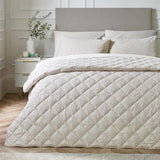 Catherine Lansfield Corded Leaves Quilted Bedspread In Champagne