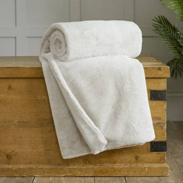 Deyongs Aspen Soft Faux Fur Throw 130 x 180cm