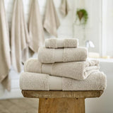 Deyongs Egyptian Embrace Hand Towel In Pebble