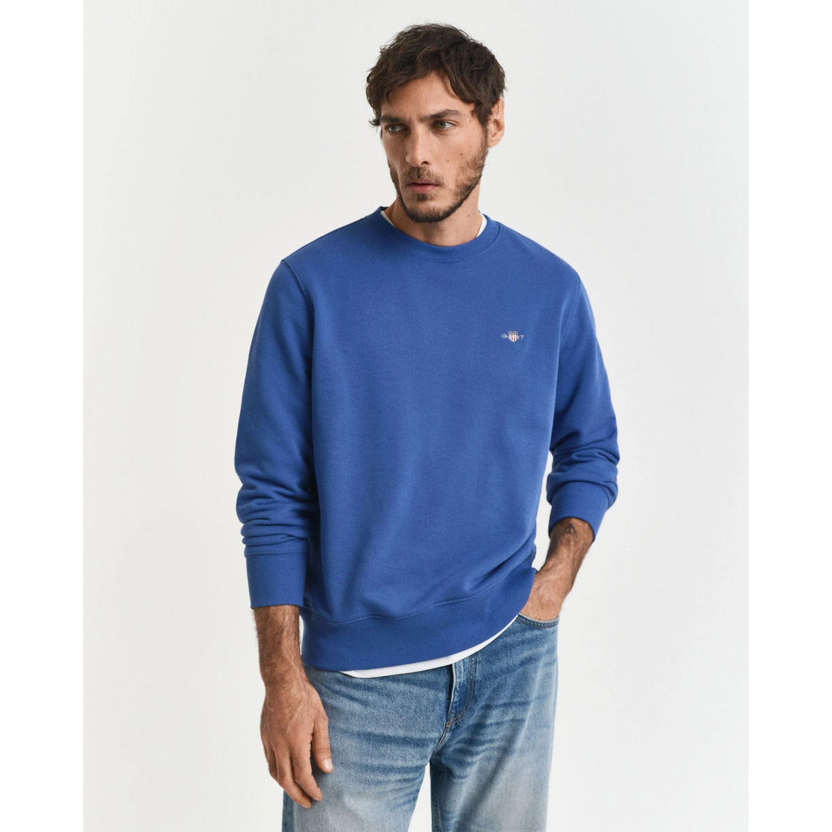Gant Sweatshirt REL SHIELD C-NECK SWEAT mit einer kleinen Logostickerei auf der Brust, Sorgt für Gant Sweatshirt REL SHIELD C-NECK SWEAT mit einer kleinen Logostickerei auf der Brust, Sorgt für