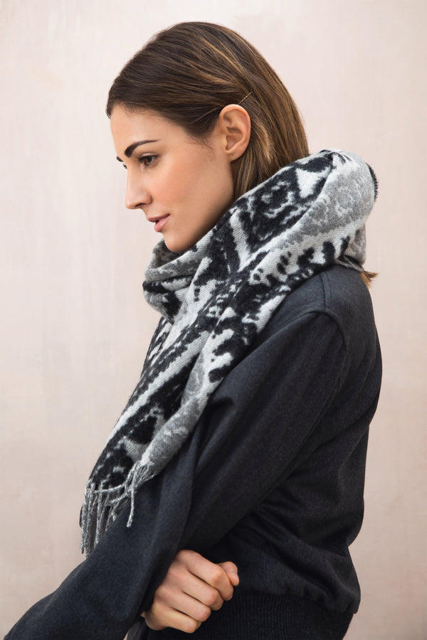 Johnstons Of Elgin Textured Diamond Scarf