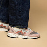 KARHU Aria 95 In Adobe Rose / Light Mahogany