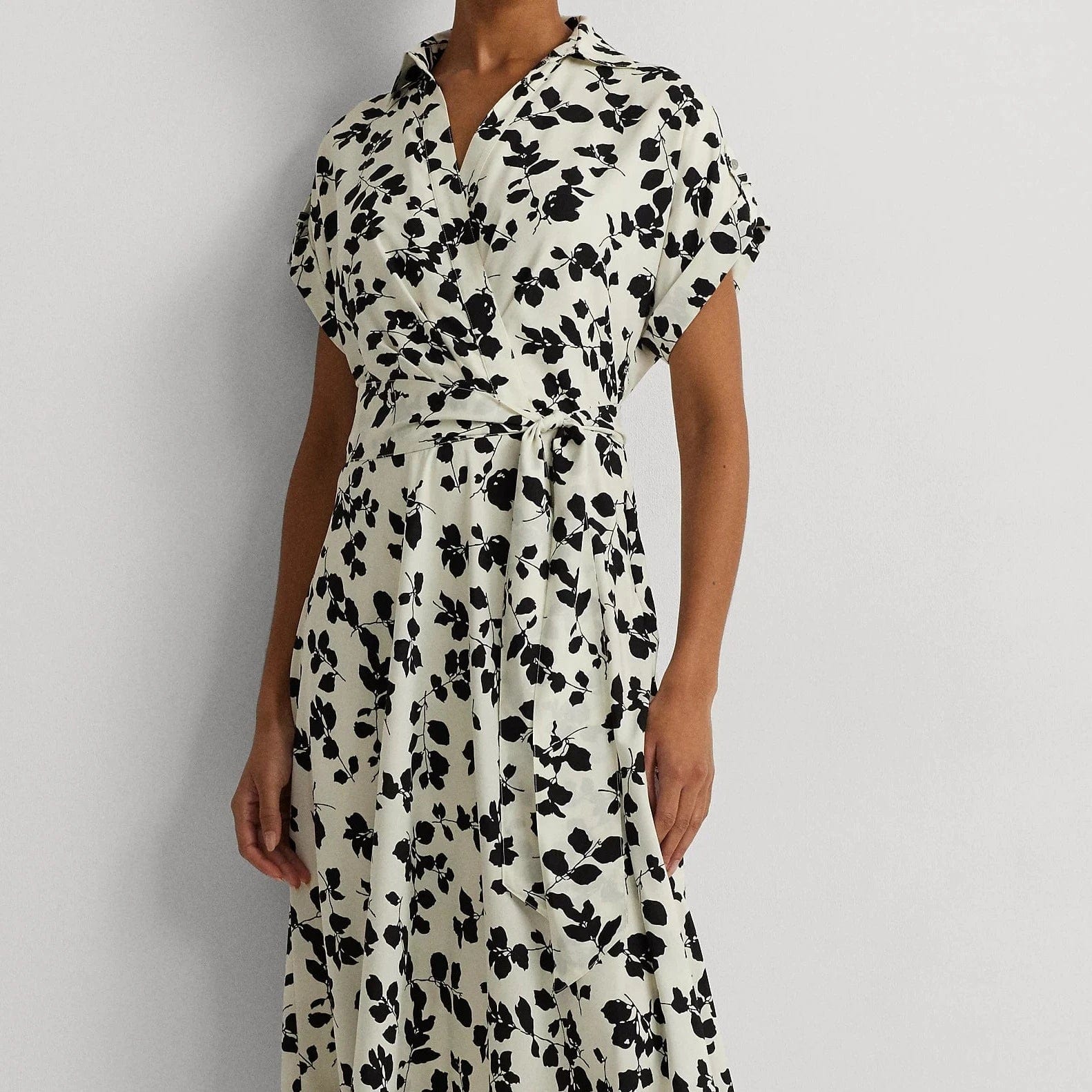 Lauren Ralph Lauren Leaf-Print Belted Crepe Dress in Cream/Black