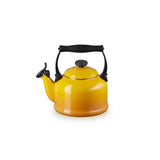Le Creuset Traditional Kettle with Fixed Whistle 2.1L in Nectar