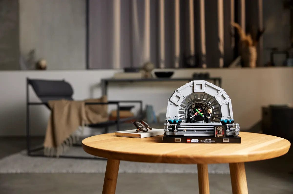 LEGO® Star Wars™ Emperor's Throne Room™ Diorama