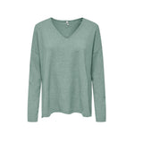 ONLY ONLAMALIO Knitted pullover in Green/Jadeite