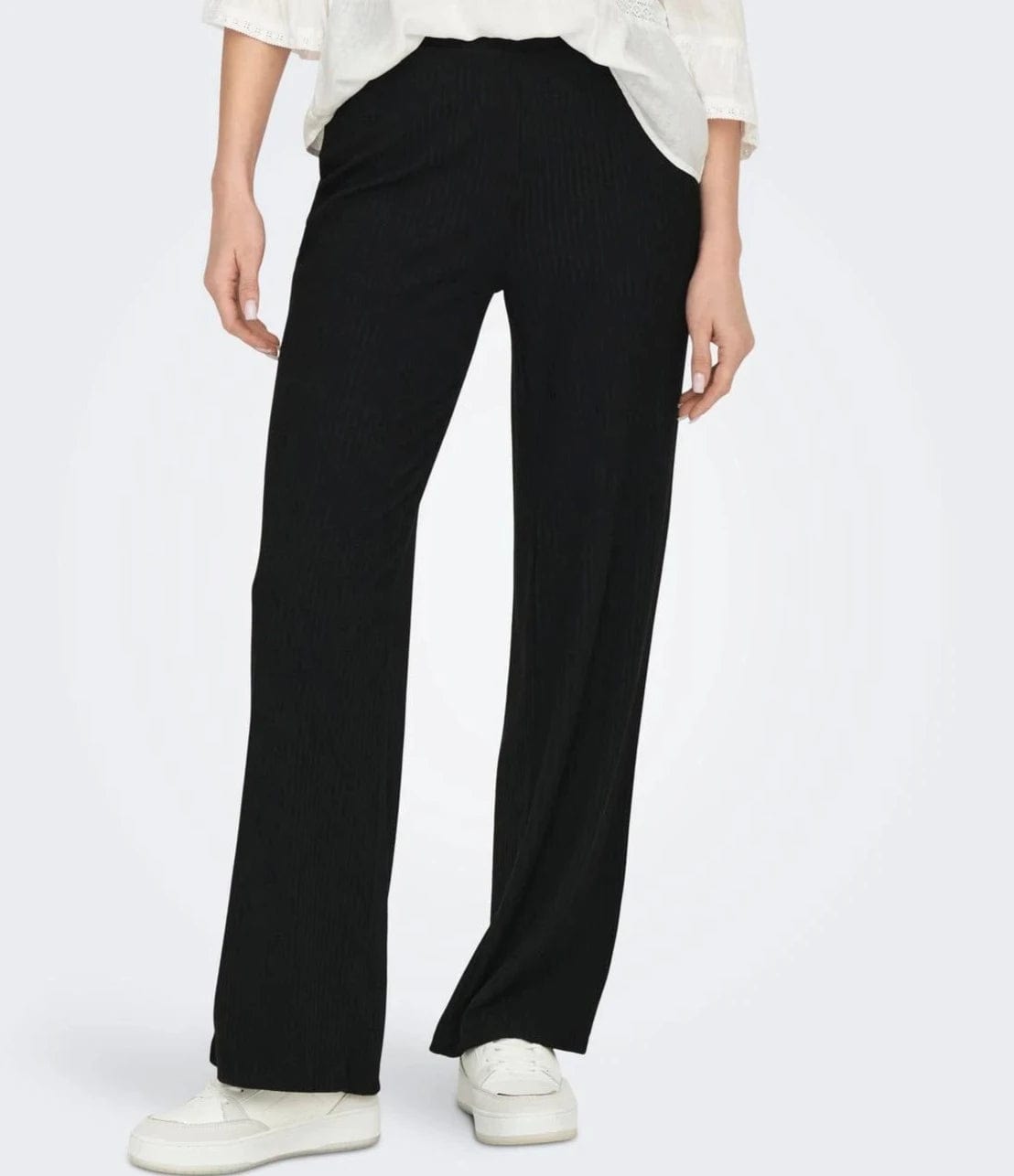 ONLY Wide Fitted Trousers in Black