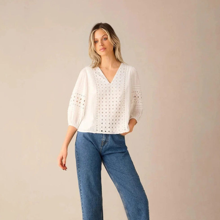 ro-zo-ro-zo-white-broderie-v-
