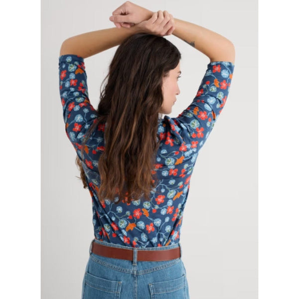 Seasalt Wavecrest Shirt in GOTS-Certified Organic Cotton Jersey In Nasturtiums Squall