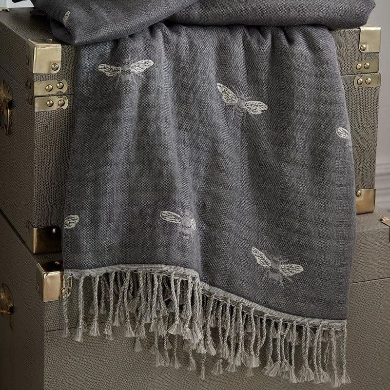 Sophie Allport Bee Throw