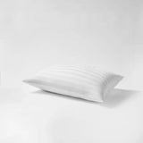 The Fine Bedding Company - Boutique Silk® Pillow (Medium / Firm)