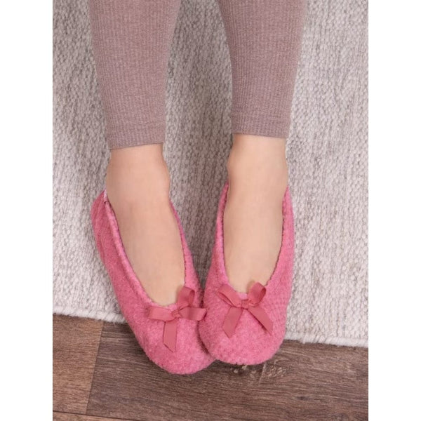 Totes Popcorn Terry Ballet Slippers In Bright Pink