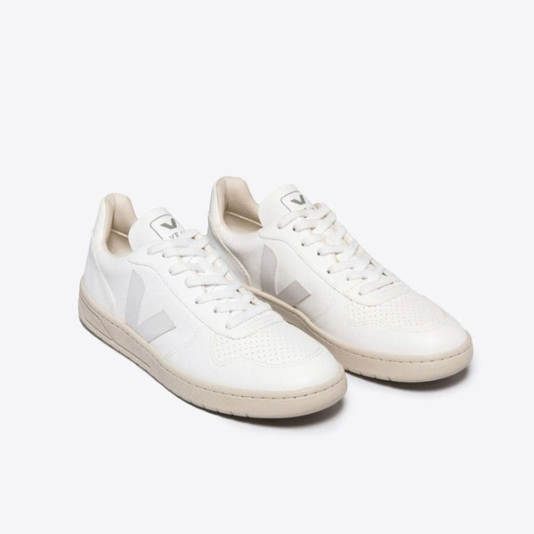 VEJA V-10 CWL Trainers in Full White