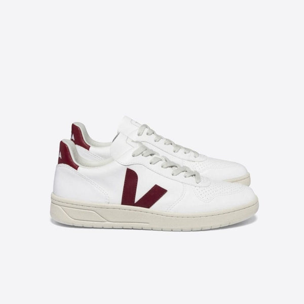VEJA V-10 CWL Trainers in White Marsala