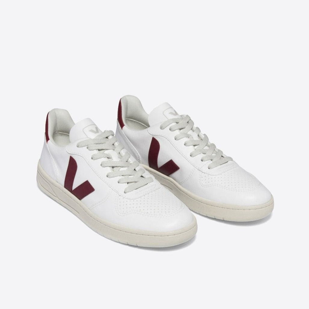 VEJA V-10 CWL Trainers in White Marsala