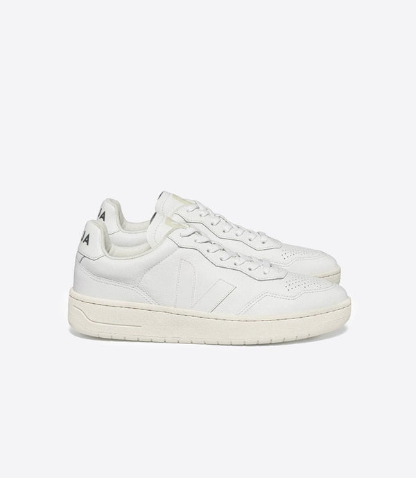 VEJA V-90 O.T. Leather Mens Trainer in White