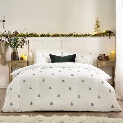 Wylder Winter Forest SINGLE Duvet Set In White/Forest Green